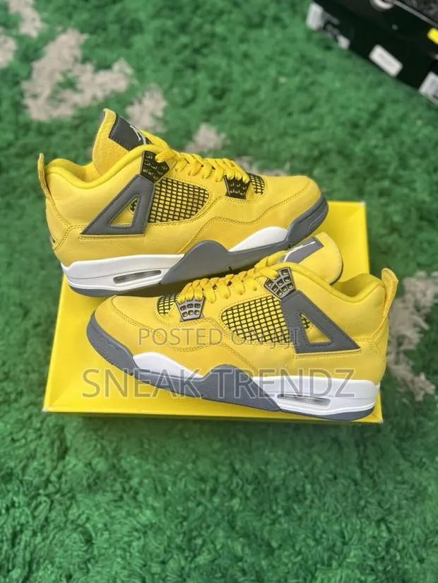 Air Jordan R4 Yellow Gray · Photo 1