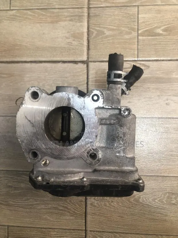 Toyota Vitz 3 Plugs Throttle Body · Photo 1