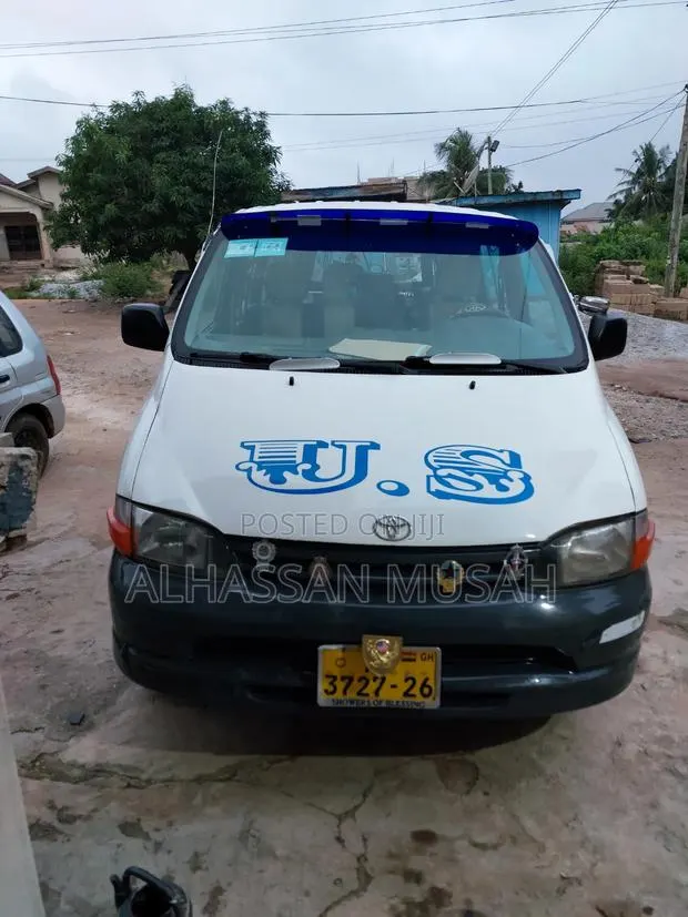 Toyota HiAce 2008 White · Photo 1