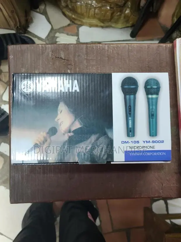 Yahama Ym-9002 Dynamic Microphone · Photo 1