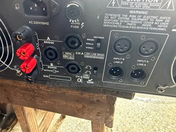 Evp-7300 Power Amplifier · Photo 1