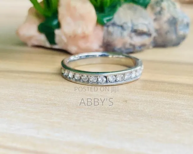 Unique Crystals Promise/Engagement Ring · Photo 1