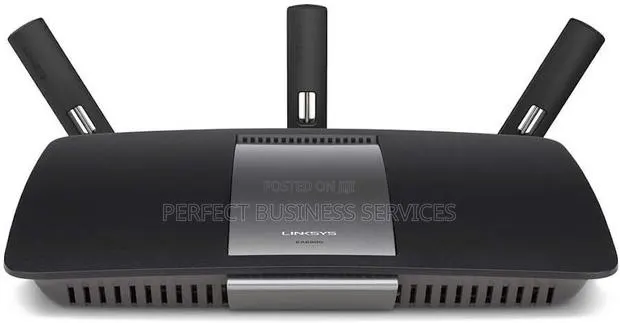 Linksys AC1900 Dual-Band Smart Wi-Fi Router | Gigabit + USB (EA6900) · Photo 1