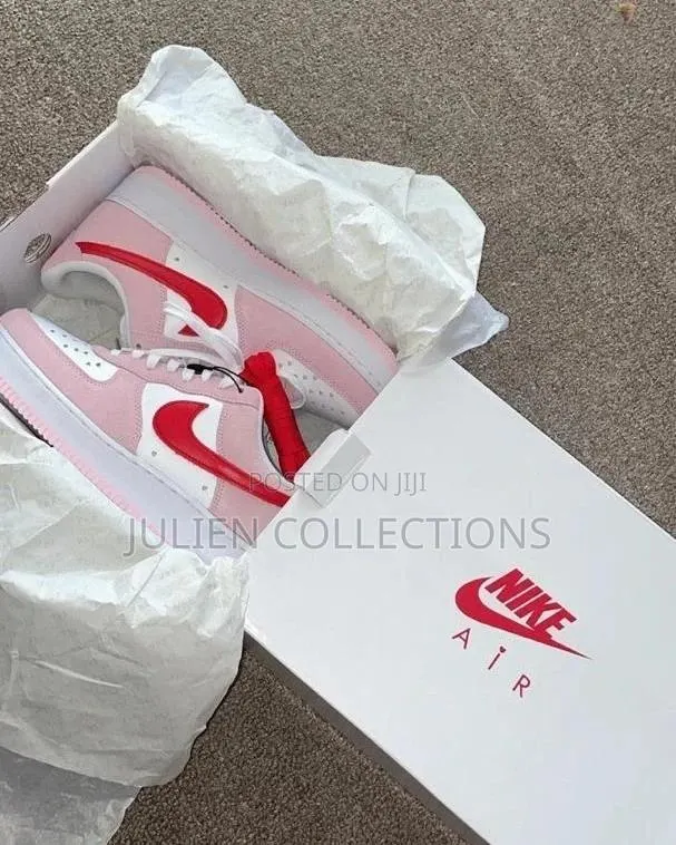 Nike Air Force Valentine · Photo 1