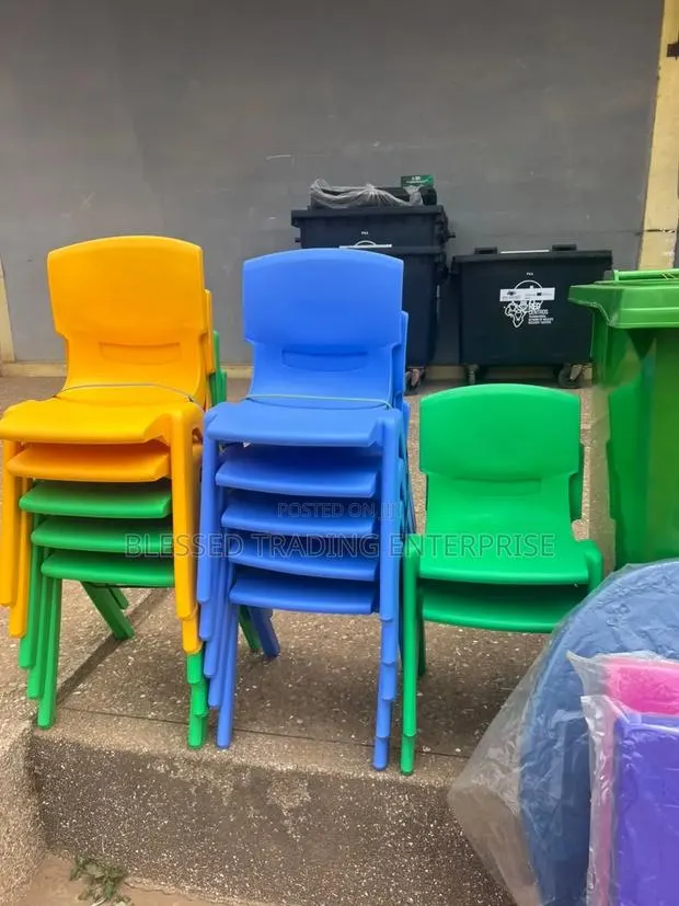 Kids, Kindergarten and Children Chairs for Schools Big Size · Photo 1