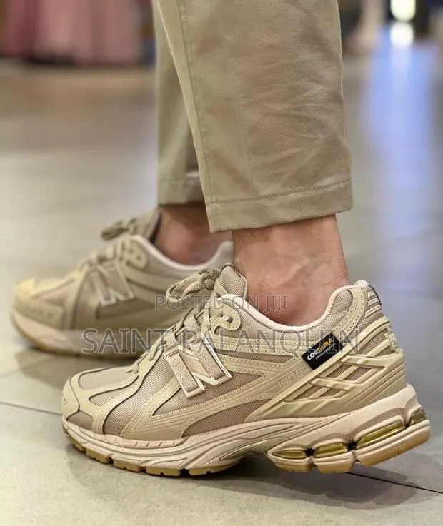 New Balance 1906R Brown · Photo 1