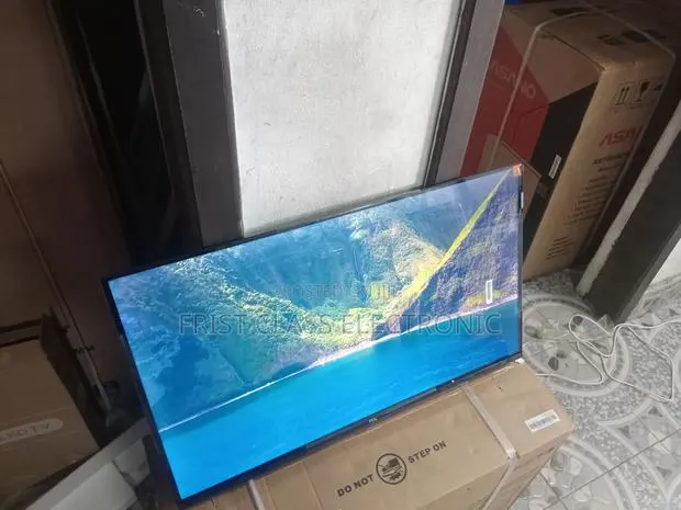 TCL Smart Tv Confidence That Powers Family Entertainment · Photo 1
