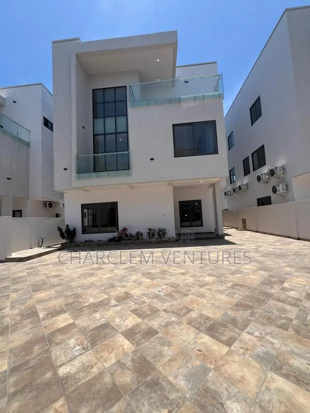 4bdrm Townhouse / Terrace in Charclem Versus, East Legon for rent · Photo 1