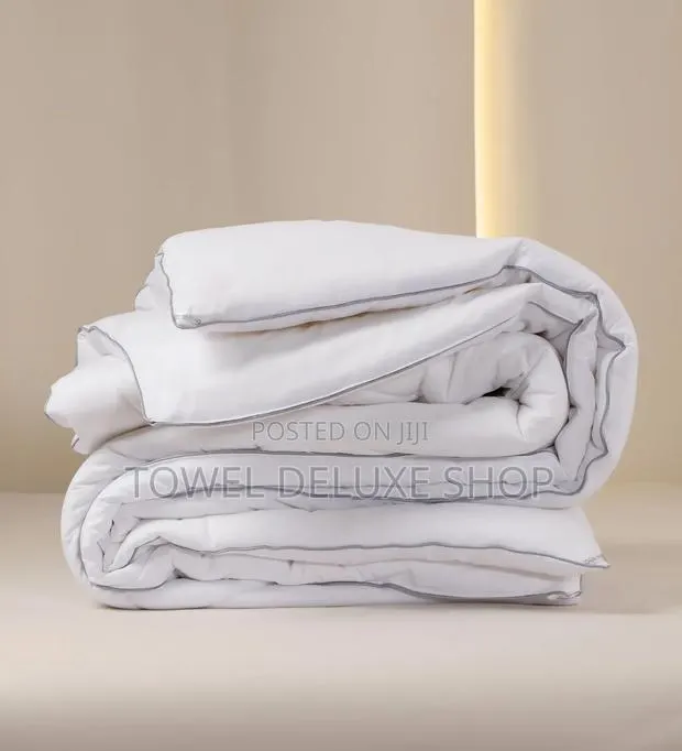 Luxury White Comforter With Grey Piping.Hotel Quality · Photo 1