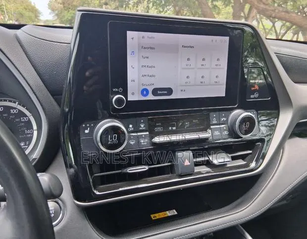 Toyota Highlander XLE AWD 2023 Black · Photo 1