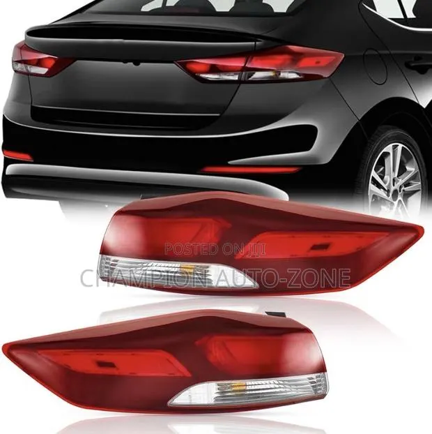 Elantra 2017-2018 Tail Light Pair · Photo 1