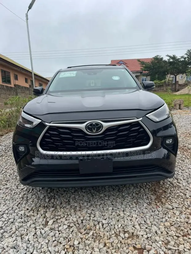 Toyota Highlander 2022 Black · Photo 1