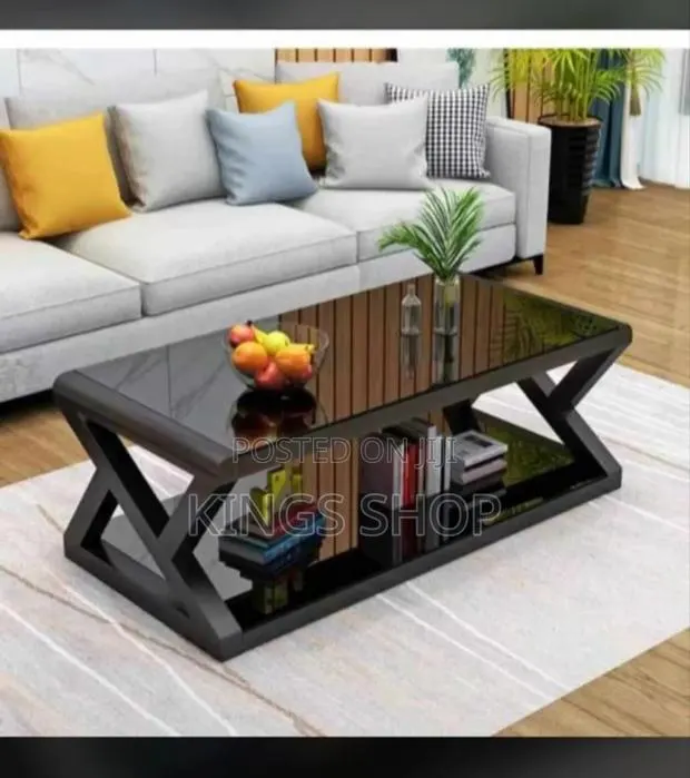 Glass Centre Table · Photo 1