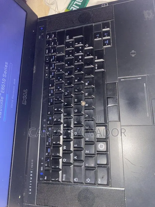 Laptop Dell Latitude 7400 2GB Intel Core i5 SSHD+SSD 32GB · Photo 1