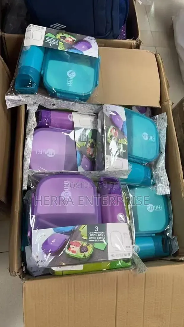 Lunch Box With Water Bottle Set · Photo 1
