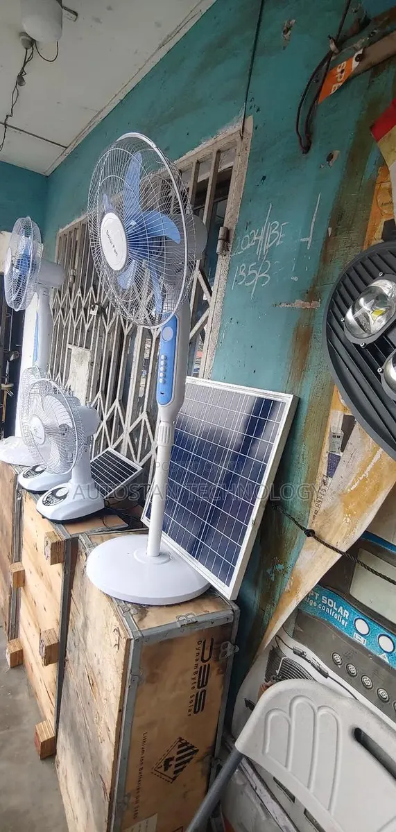 Solar Standing Fan · Photo 1