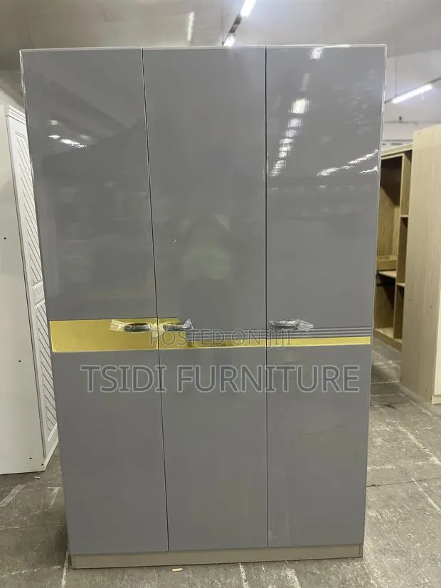 Quality 3in1 Wardrobe 2223 · Photo 1