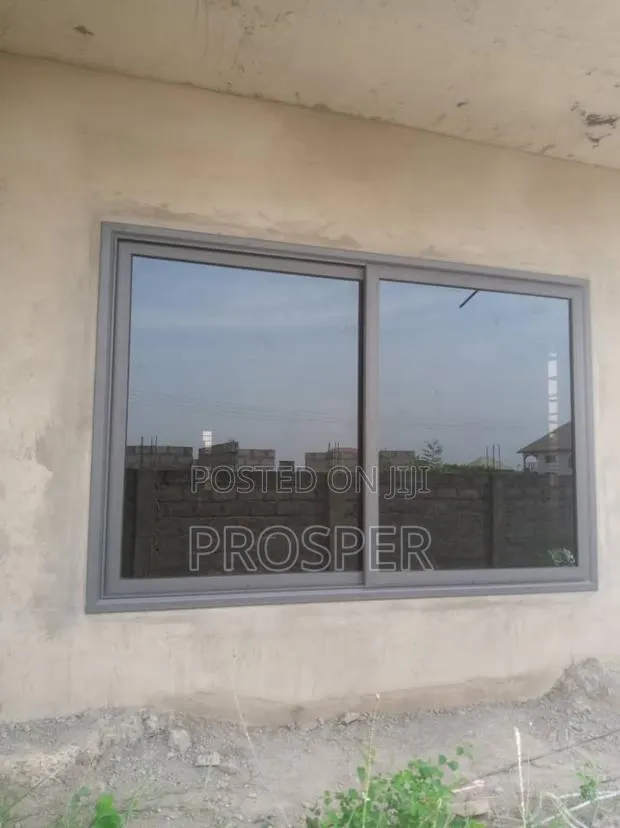 KS 50 Sliding Windows · Photo 1