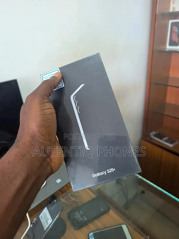 New Samsung Galaxy S25+ 256 GB Black · Photo 1