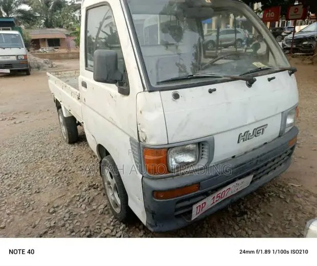 Car 2016 White · Photo 1