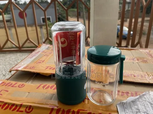 Mini Rechargeable Juicer · Photo 1
