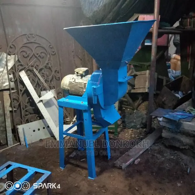 Poultry Feed Grinding Machine Hummer Mill · Photo 1