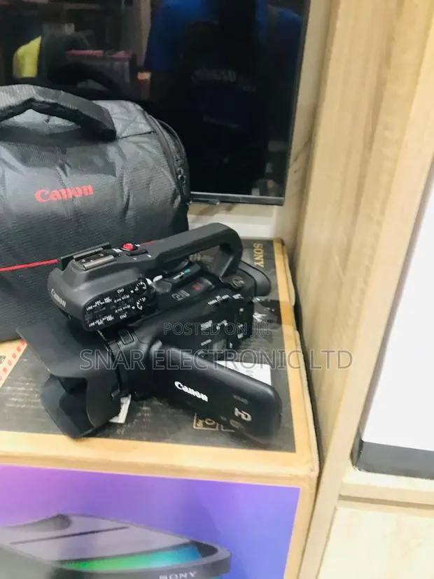 Clear Xa20 Professional Canon Camcorder · Photo 1