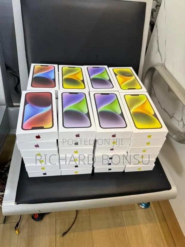 New Apple iPhone 14 128 GB Blue · Photo 1