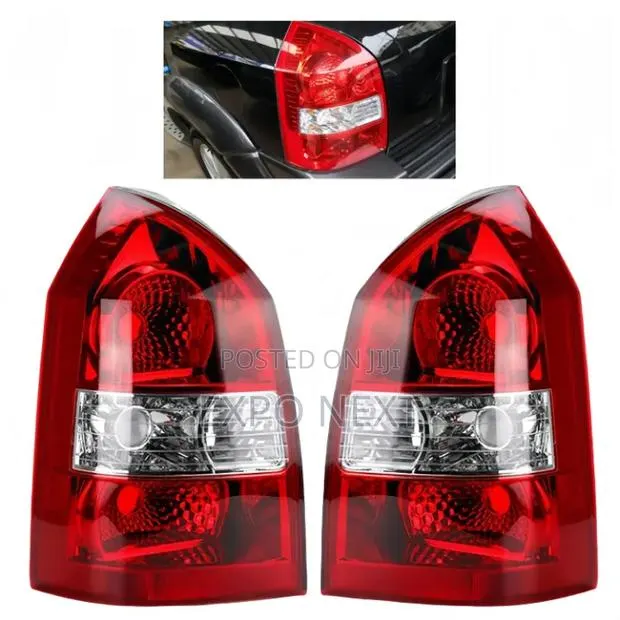 Halogen Rear Tail Lights for 2003-2009 Hyundai Tucson · Photo 1