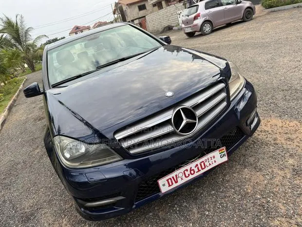 Mercedes-Benz C250 2014 Blue · Photo 1
