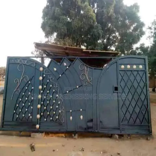 Entrance Gate/ Metal Gate / Door · Photo 1