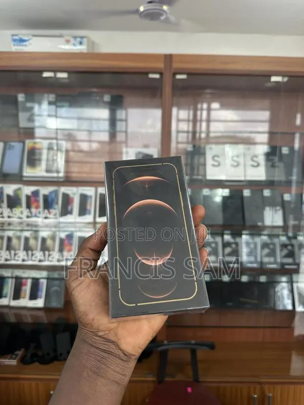 New Apple iPhone 12 Pro 128 GB Bronze · Photo 1