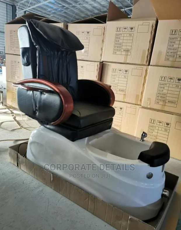Pedicure Seats · Photo 1
