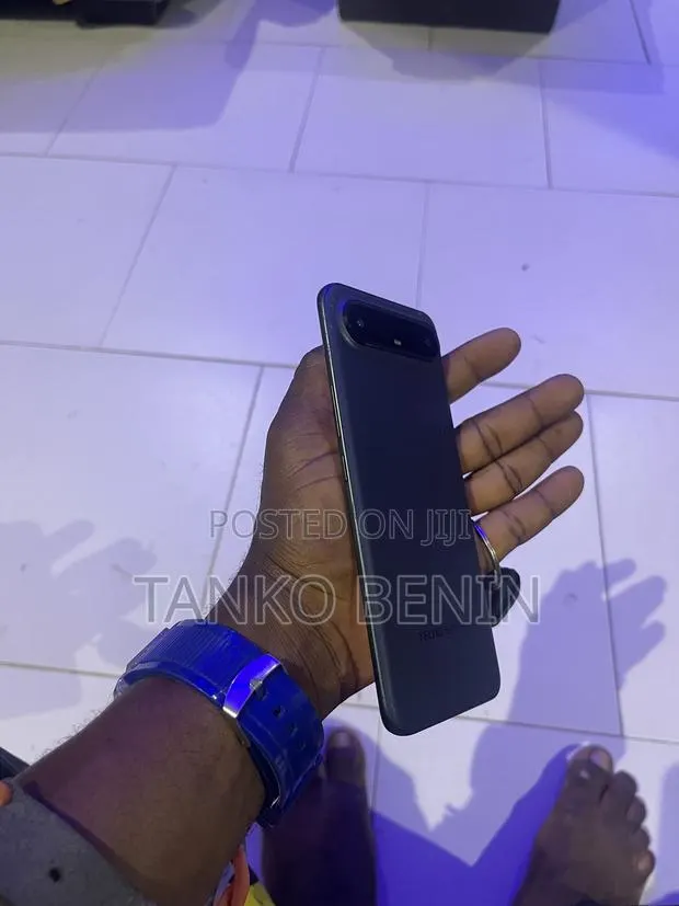 Tecno Spark Slim 256 GB · Photo 1