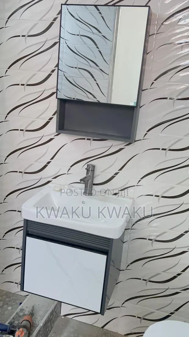 50cm Cabinet · Photo 1