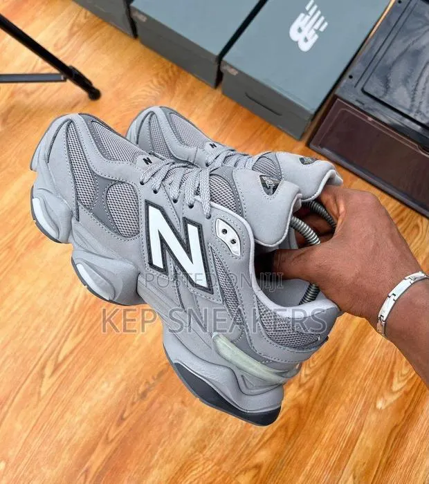 New Balance 9060 Chunky Grey · Photo 1