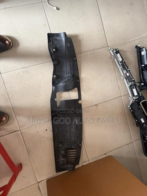 Honda Civic Radiator Panel · Photo 1