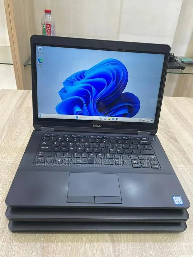 Laptop Dell Latitude 5501 16GB Intel Core i7 SSD 256GB · Photo 1