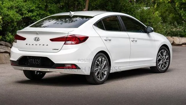 Hyundai Elantra 2020-22 Taillights · Photo 1