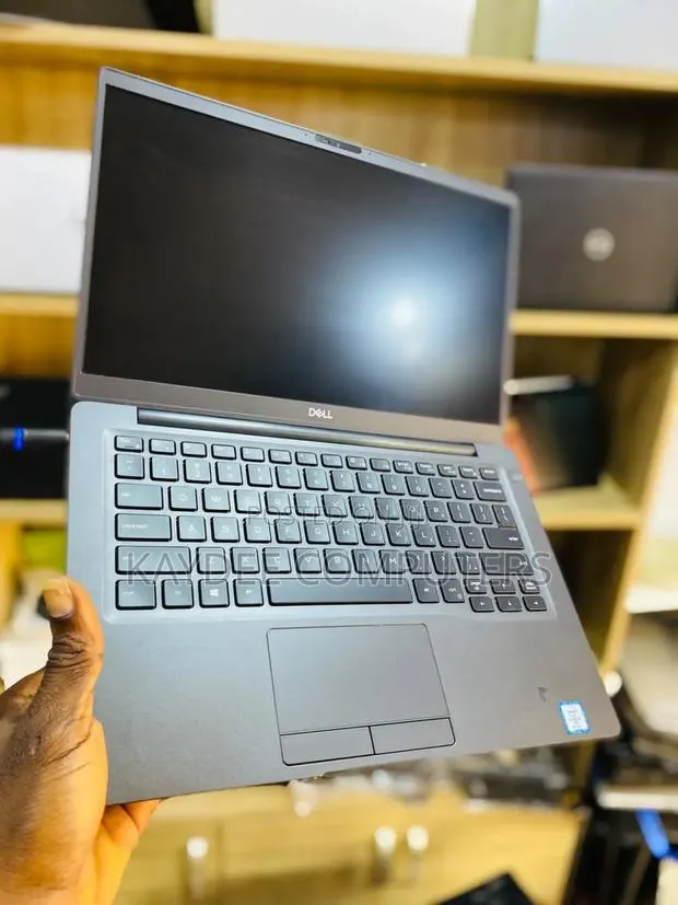 Laptop Dell Latitude 7400 8GB Intel Core i5 SSD 256GB · Photo 1