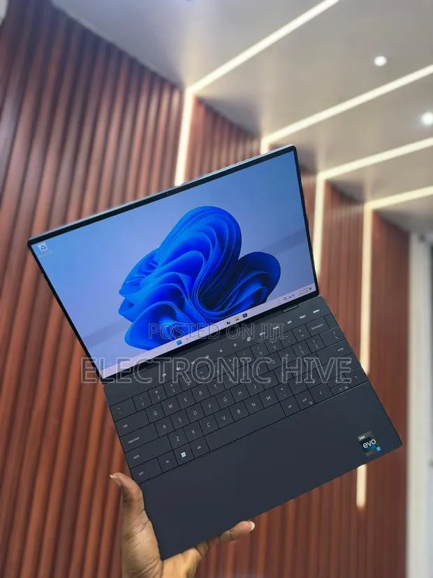 Laptop Dell XPS 13 16GB Intel Core i7 SSD 512GB · Photo 1