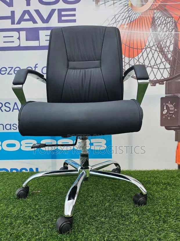 Leather Revolving Office Chair · Photo 1