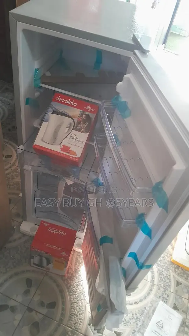Enjoyable Flamino Refrigerator 165L Refrigerator · Photo 1