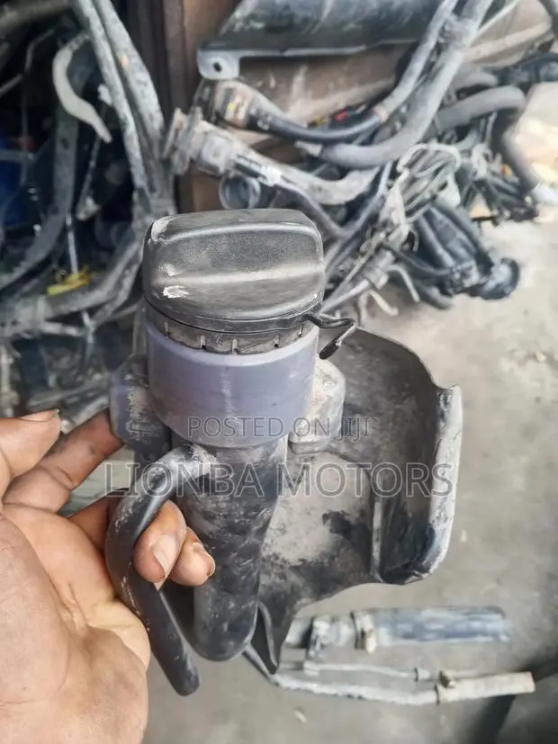 Toyota Vitz Filler Neck · Photo 1