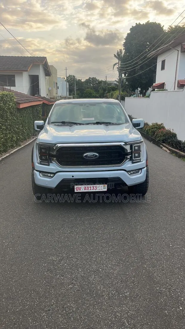 Ford F-150 LARIAT 2022 White · Photo 1