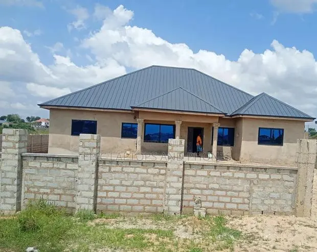 Newly Built 5-Bedroom House for Sale at Kasoa Domea Bra, Obom Road. · Photo 1