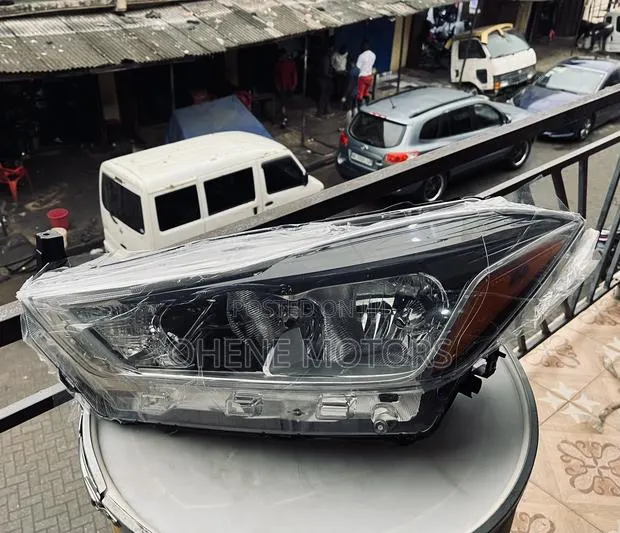 Nissan Kicks 2018-2020 Headlight Lamp · Photo 1