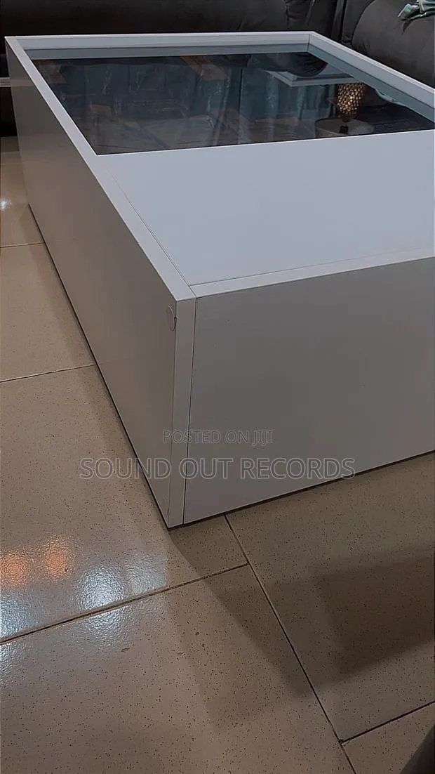 Foreign Wood Top Glass Coffee Table · Photo 1