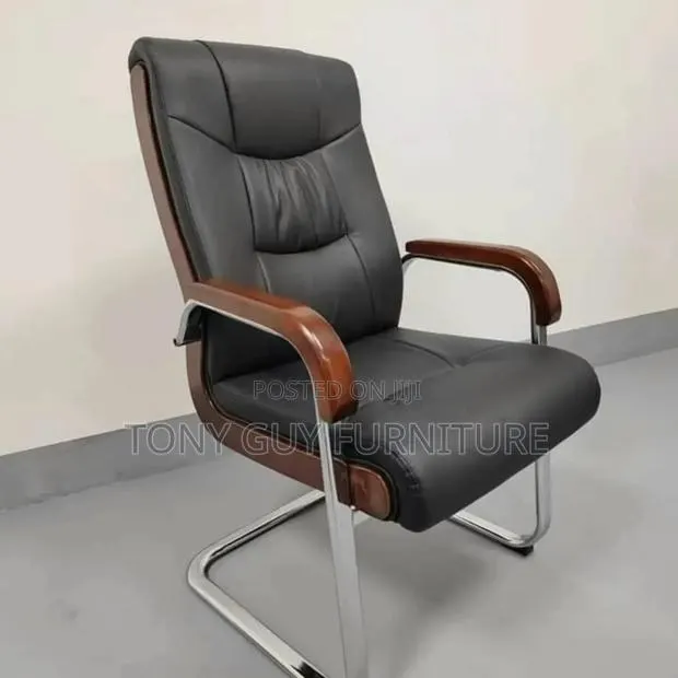 Comfortable Conference Chair · Photo 1