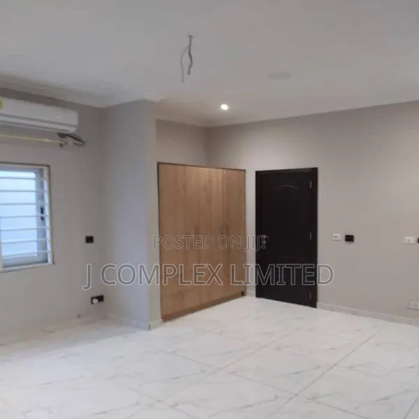 5bdrm House in North Ridge for sale · Photo 1